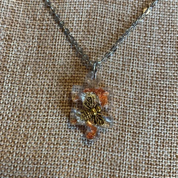 Honey Bee resin puzzle piece Handmade Necklace 18” chain NWOT Autism awareness - Picture 4 of 9